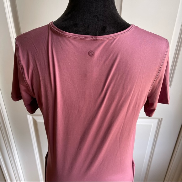 Lululemon T-shirt - Picture 3 of 4